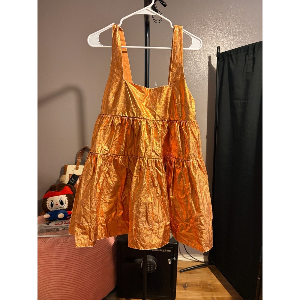 Kimchi Blue Bronze Shiny Sleeveless Babydoll Shirt with Pockets Sz M